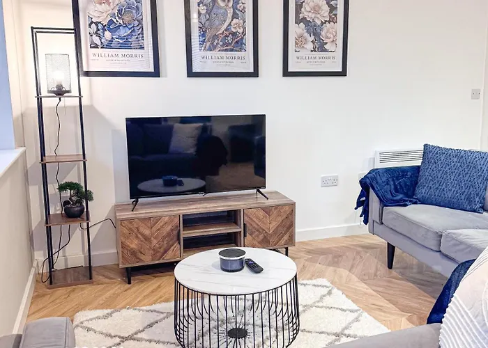 Апартаменти Stylish 2 Bed 2 Bathroom Free Parking & Fast Wifi Лідс