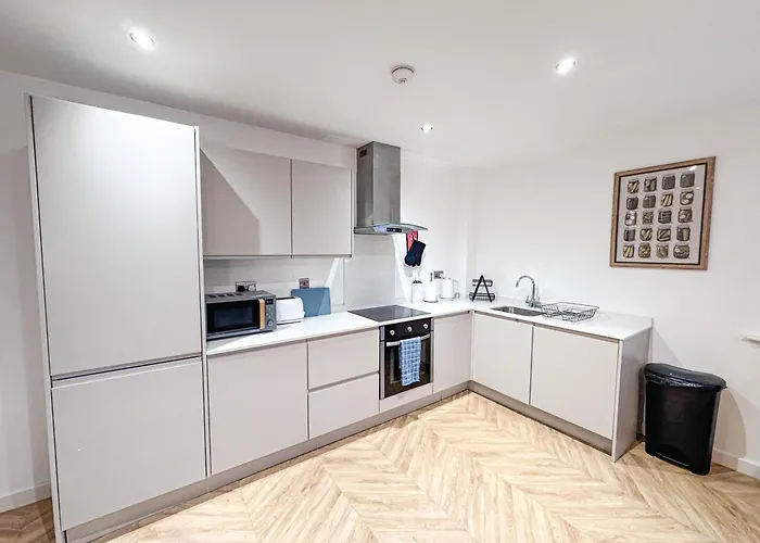 Stylish 2 Bed 2 Bathroom Free Parking & Fast Wifi Апартаменти Лідс