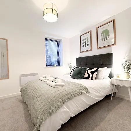 Stylish 2 Bed 2 Bathroom Free Parking & Fast Wifi Apartment Leeds (West Yorkshire)